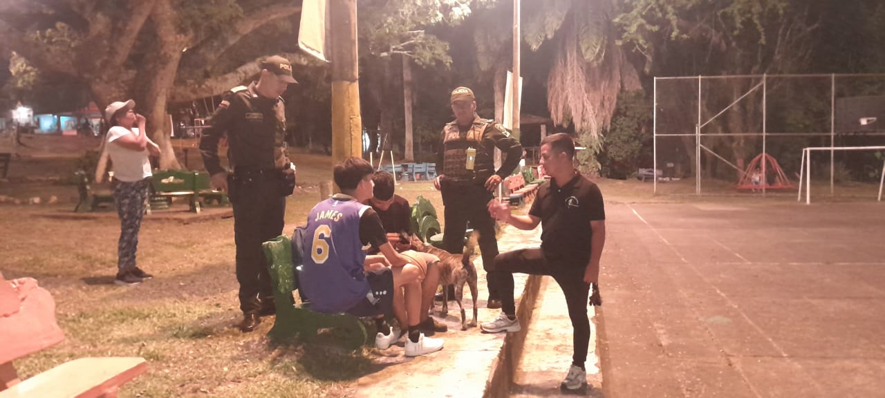 Patrullaje conjunto de la comunidad y la policía